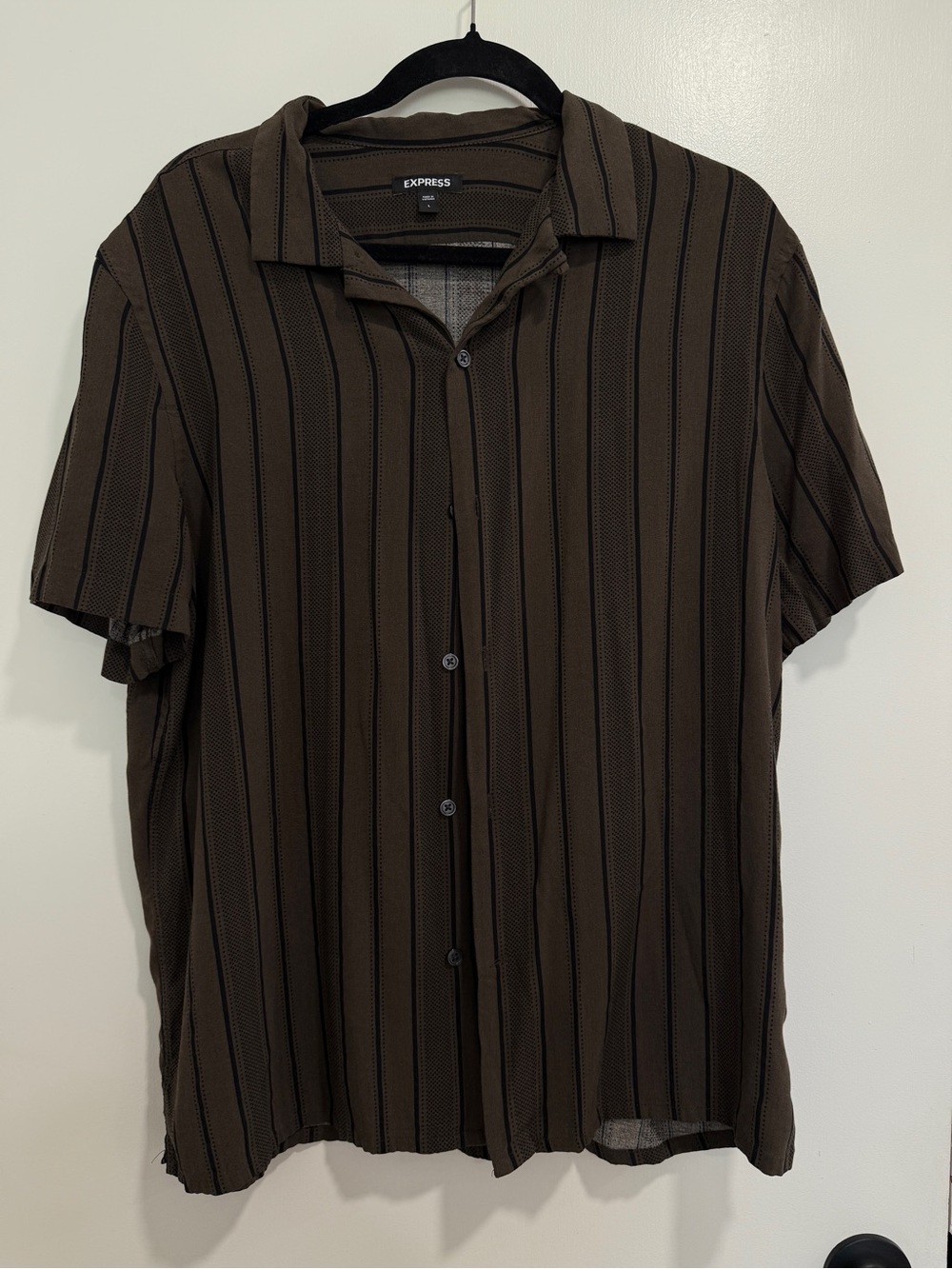 Express Men’s Brown & Black Vertical Stripe Short-Sleeve Button-Down Shirt